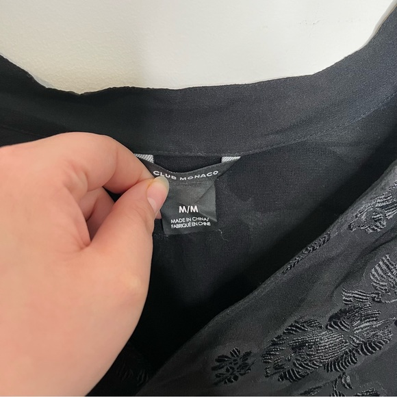 Club Monaco 55% silk blouse - Picture 3 of 8